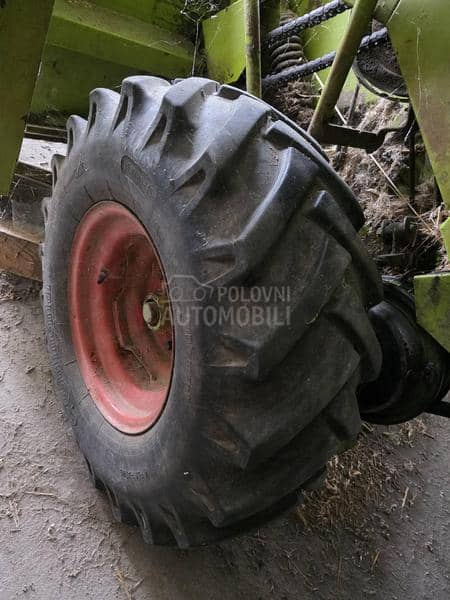 Claas COMPACT 25 Garažiran