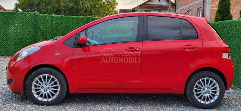 Toyota Yaris 1.3 b  138.000 K.M