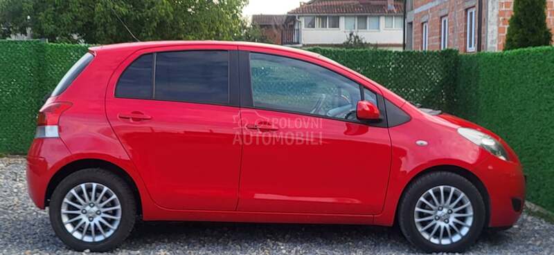 Toyota Yaris 1.3 b  138.000 K.M