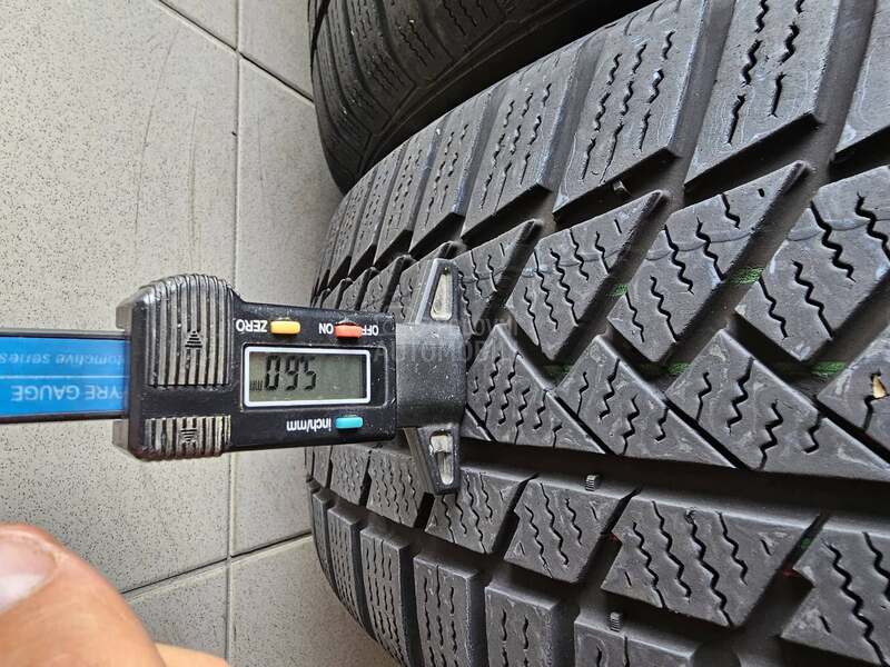 Continental 215/65 R17 Zimska