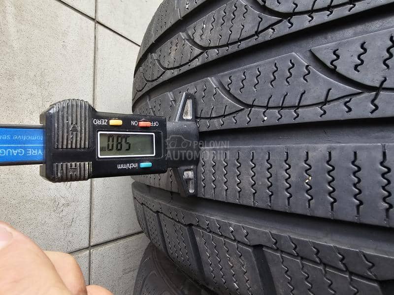 Tracmax 235/55 R17 Zimska