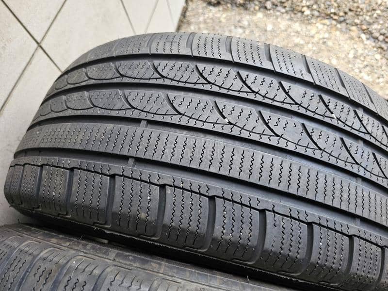 Tracmax 235/55 R17 Zimska