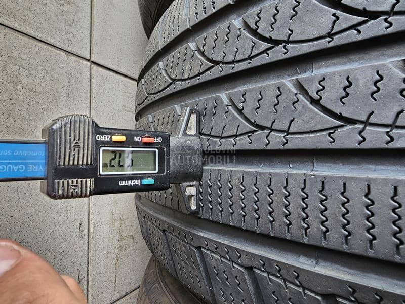 Tracmax 235/55 R17 Zimska