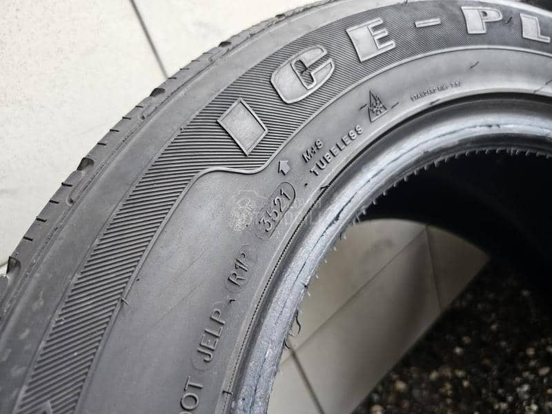 Tracmax 235/55 R17 Zimska