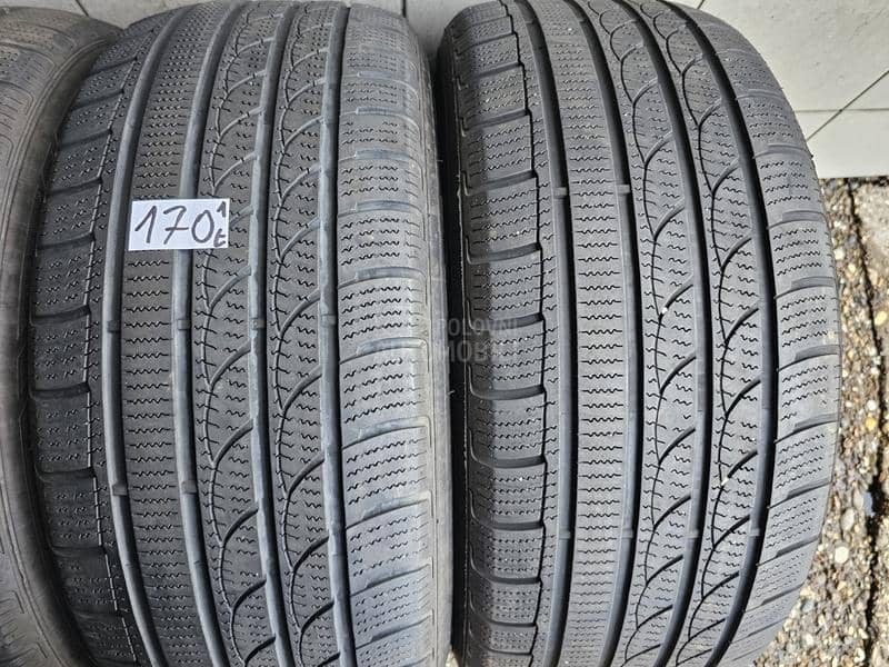 Tracmax 235/55 R17 Zimska