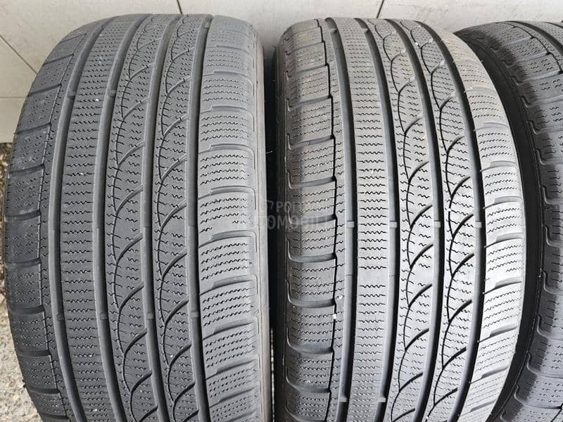 Tracmax 235/55 R17 Zimska