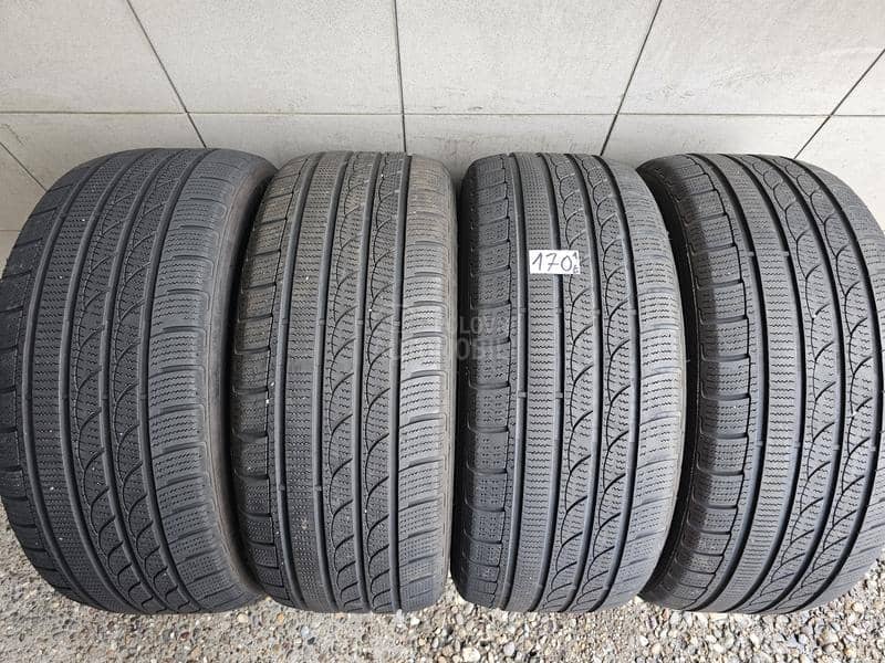 Tracmax 235/55 R17 Zimska