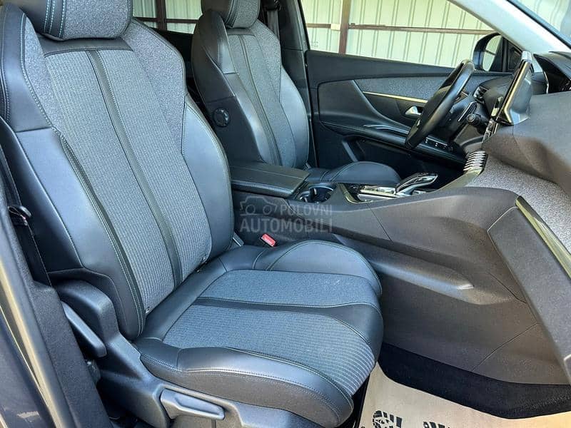 Peugeot 3008 ALLURE/AT8