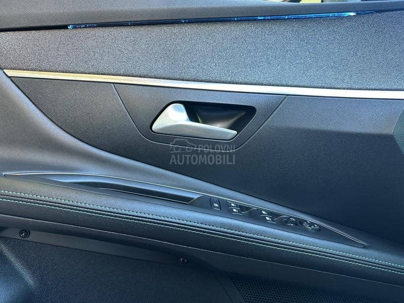 Peugeot 3008 ALLURE/AT8