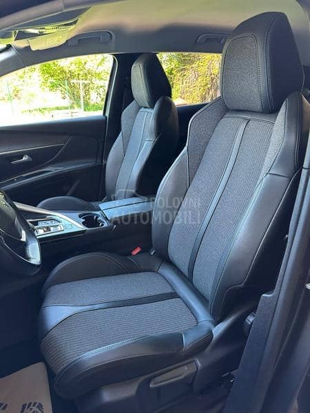 Peugeot 3008 ALLURE/AT8
