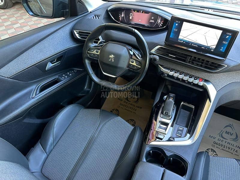 Peugeot 3008 ALLURE/AT8