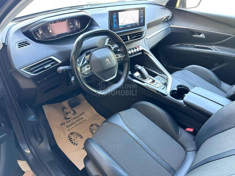 Peugeot 3008 ALLURE/AT8
