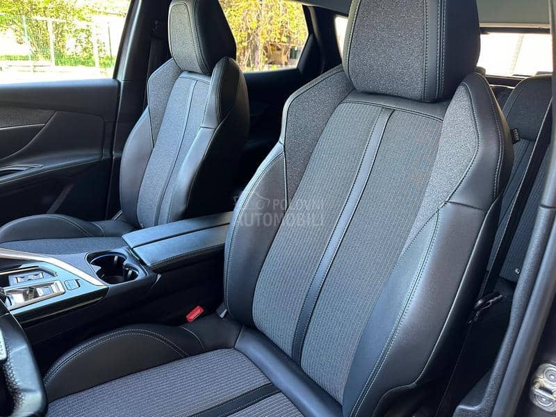 Peugeot 3008 ALLURE/AT8