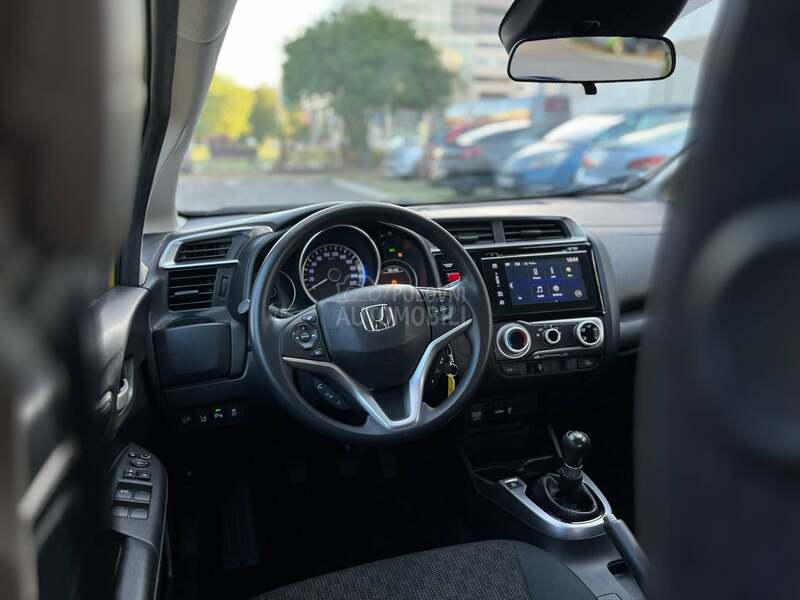 Honda Jazz 1.3 i-VTEC ELEGANCE