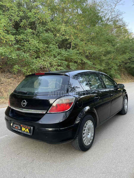 Opel Astra H 