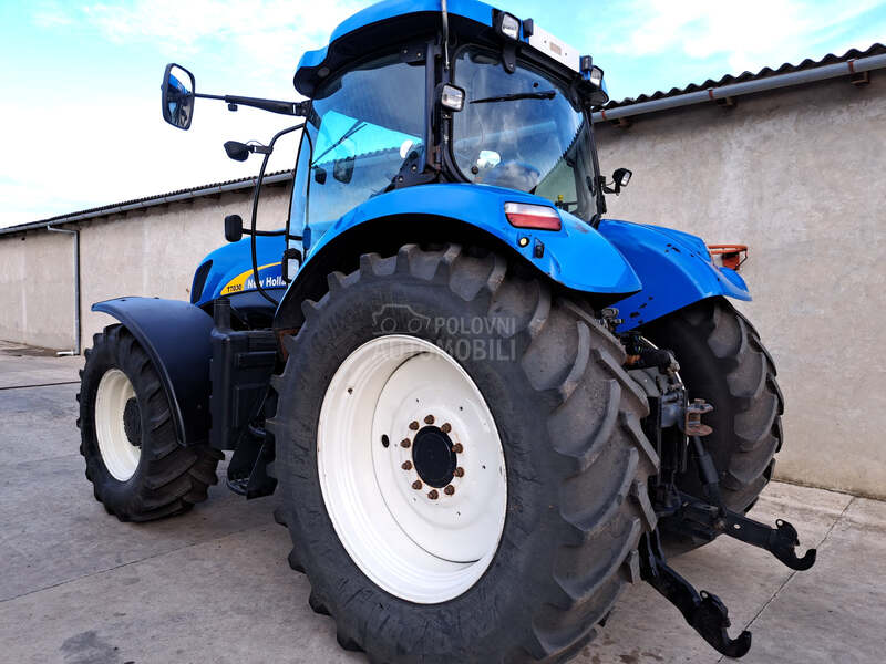 New Holland T 7030