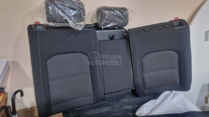 zadnja sedista b8 karavan