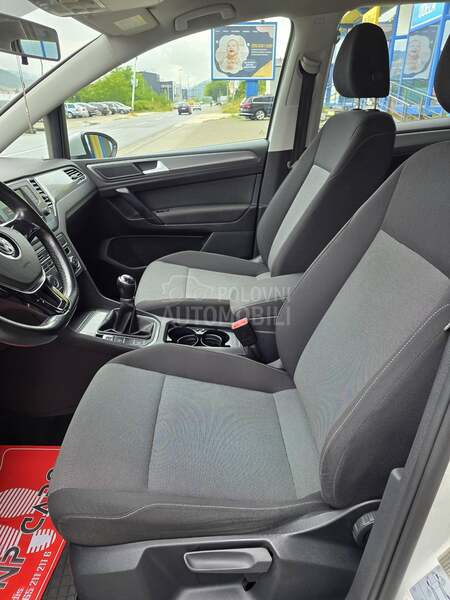 Volkswagen Golf Sportsvan S A L O M