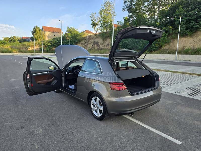 Audi A3 1.6 TDI S-LINE