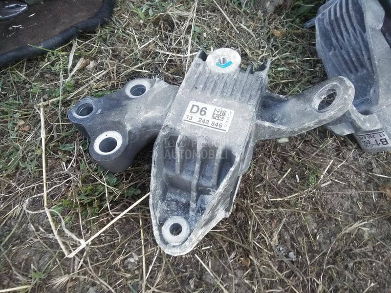 Nosac motora i menjaca