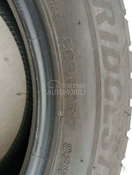 Bridgestone 205/60 R17 Zimska