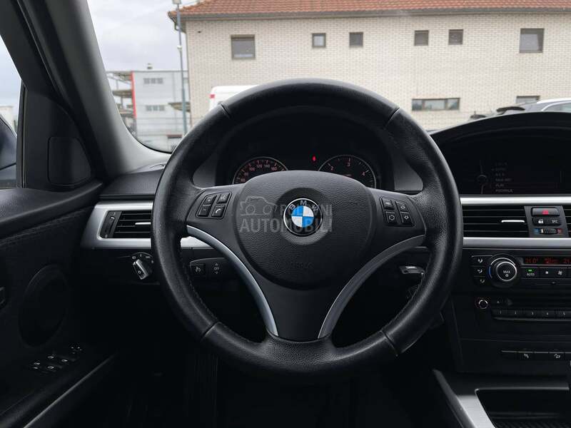 BMW 320 X-DRIVE SPORT CH