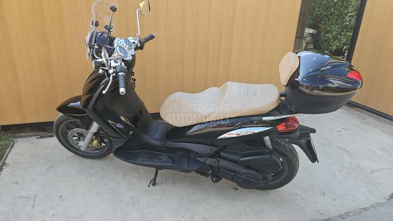 Piaggio Beverly Cruiser
