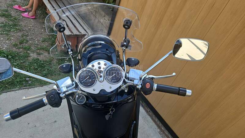 Piaggio Beverly Cruiser