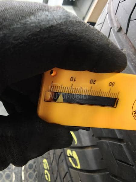 Bridgestone 215/60 R17 Zimska