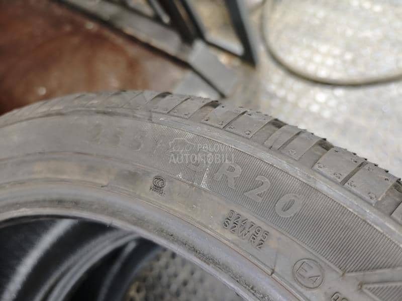 Dunlop 255/45 R20 Zimska