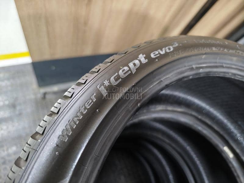 Hankook 225/40 R18 Zimska