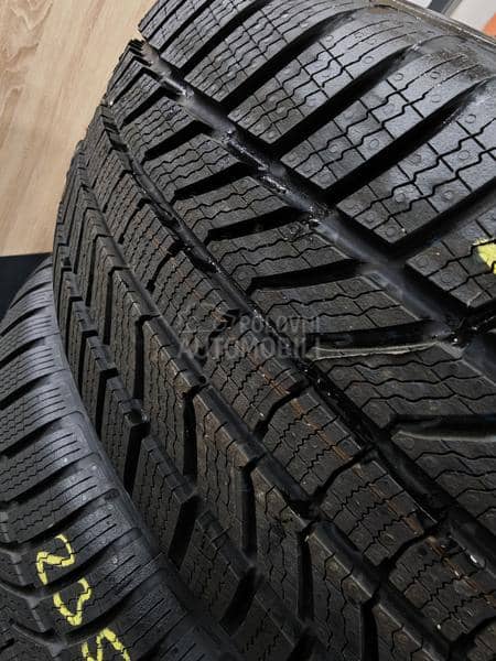 Continental 235/55 R18 Zimska