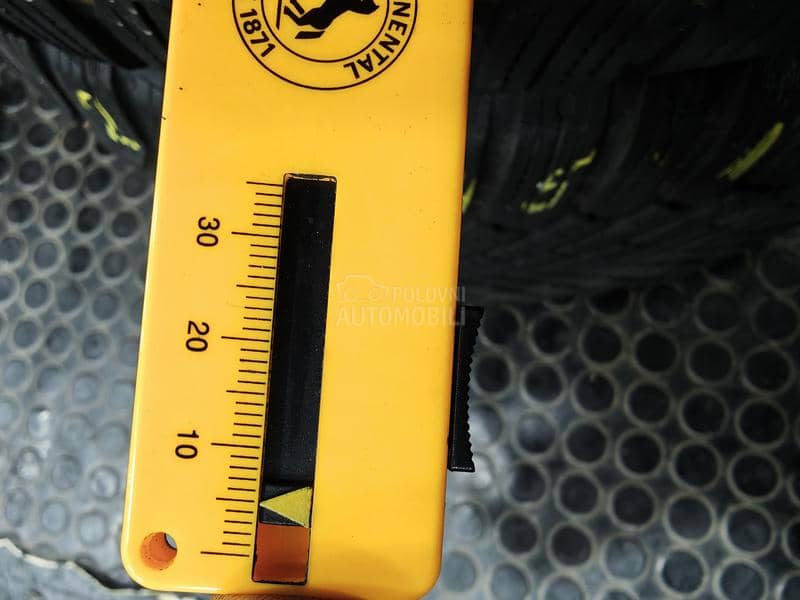 Continental 215/45 R16 Zimska