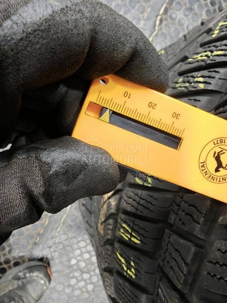 Goodyear 215/60 R17 Zimska