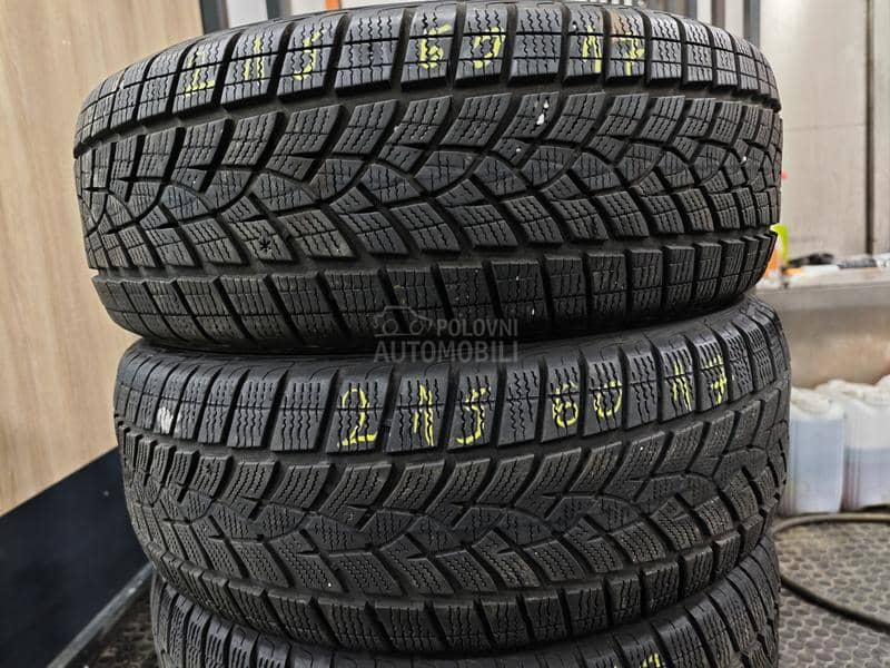 Goodyear 215/60 R17 Zimska