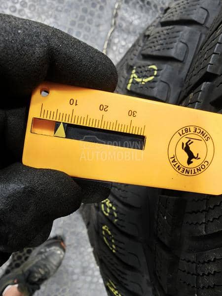 Goodyear 215/60 R17 Zimska