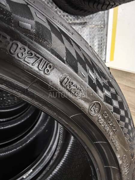 Continental 225/40 R19 Letnja