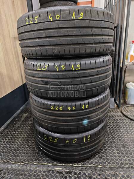 Continental 225/40 R19 Letnja