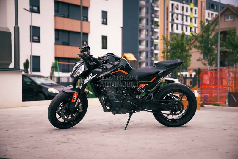 KTM DUKE 790