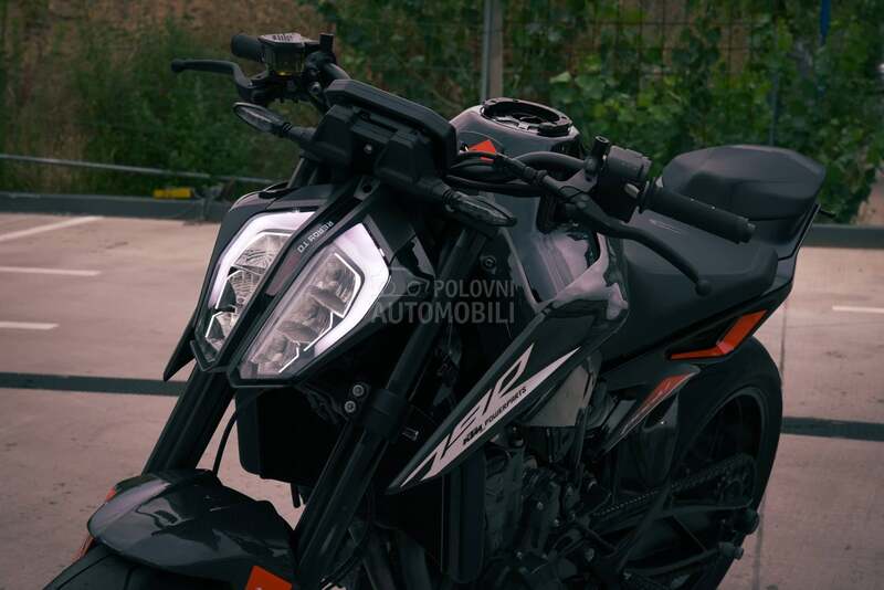 KTM DUKE 790