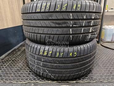 Bridgestone 255/35 R19 Letnja