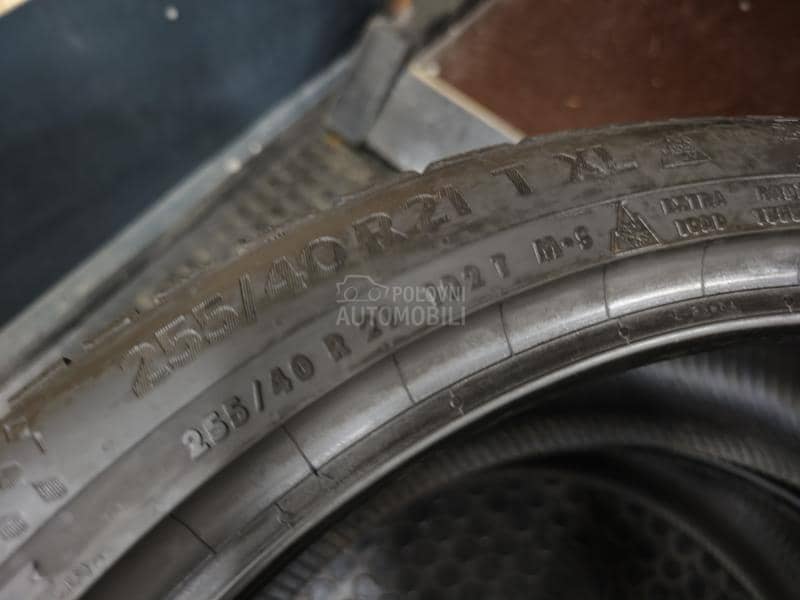 Continental 255/40 R21 Zimska