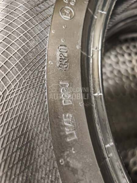 Continental 235/60 R18 Zimska