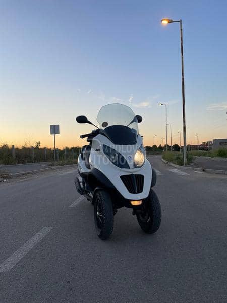 Piaggio mp3 lt B kategorija