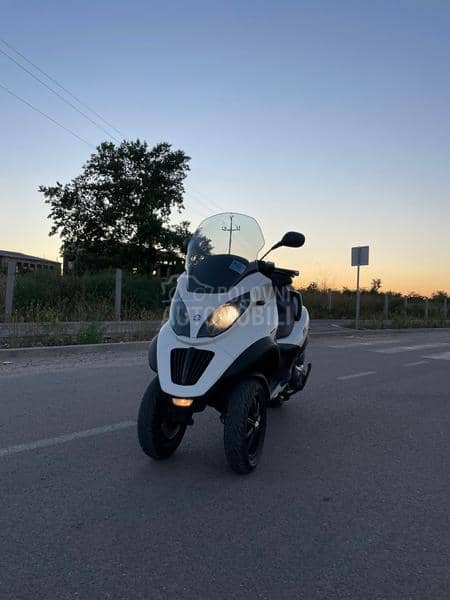 Piaggio mp3 lt B kategorija