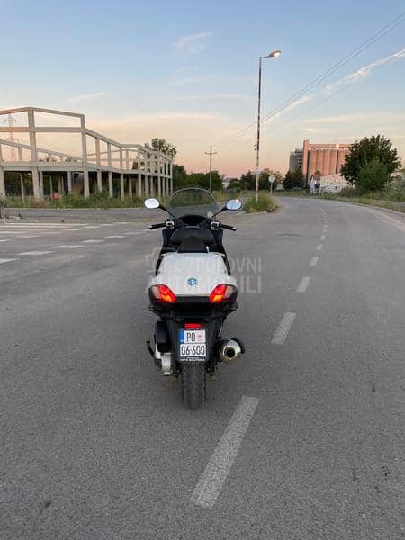 Piaggio mp3 lt B kategorija