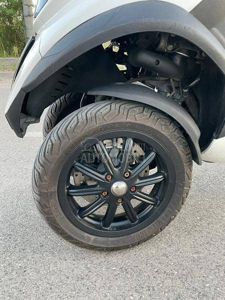 Piaggio mp3 lt B kategorija