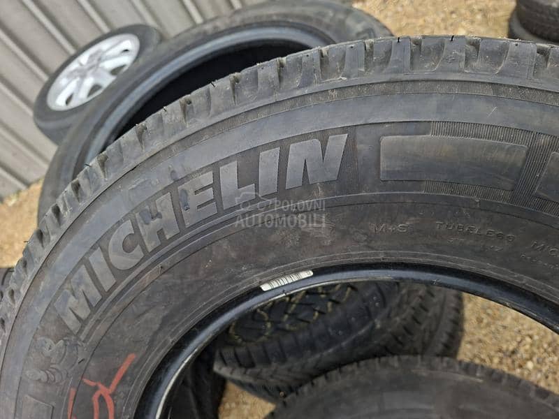 Michelin 225/75 R16 Zimska