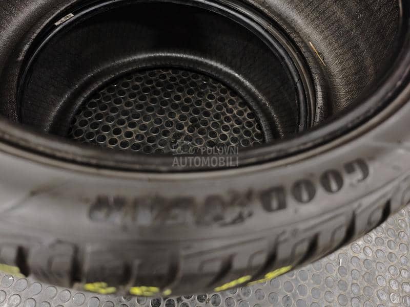 Goodyear 235/40 R19 Zimska