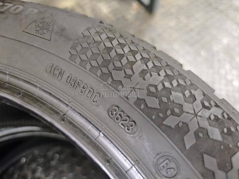 Continental 215/55 R17 Zimska